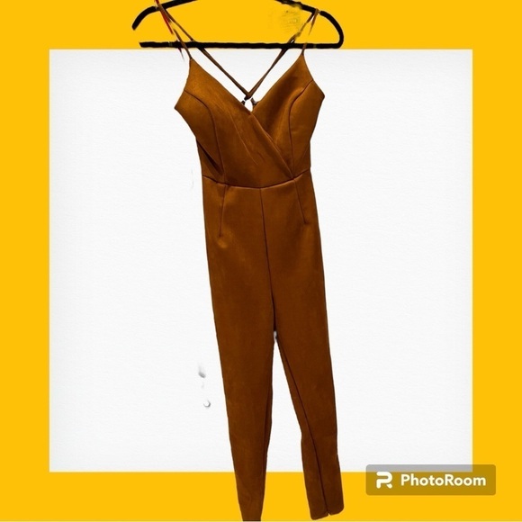 Haute Monde faux suede cross back padded brown jumpsuit small - Picture 1 of 2
